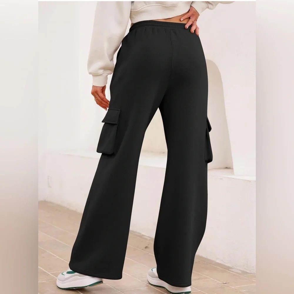 NWOT High Waist Black Cargo Sweatpants - Picture 6 of 6